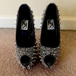 Stiletto-Spiked, Rhinestone grey platforms - size 7
